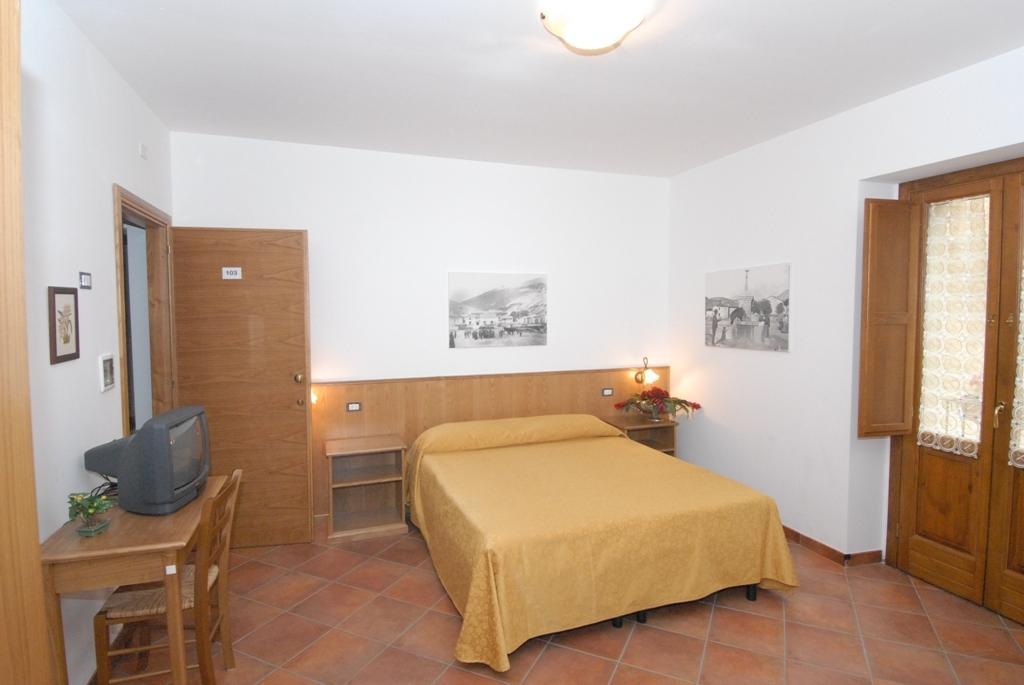 Bed and Breakfast Le Antiche Torri Pescasseroli Pokój zdjęcie